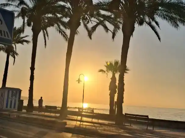 Vista exterior de Pis de lloguer en Benicasim / Benicàssim amb Aire condicionat, Piscina i Balcó