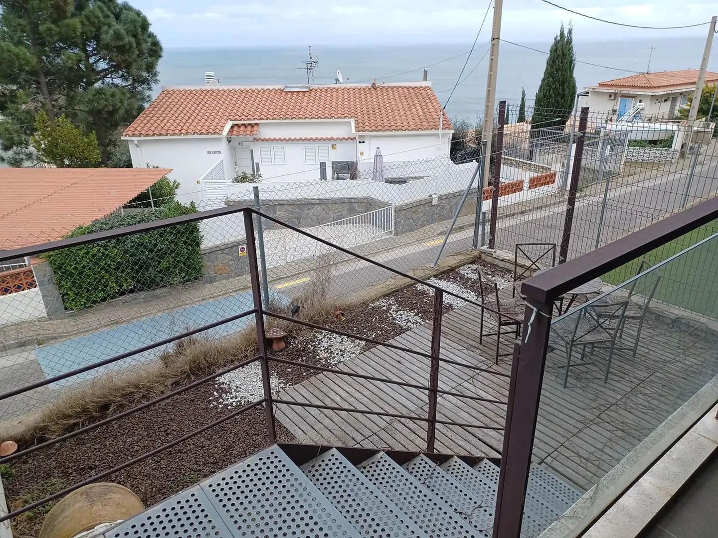 Außenansicht von Erdgeschoss zum Verkauf in Llançà mit Klimaanlage, Heizung und Privatgarten