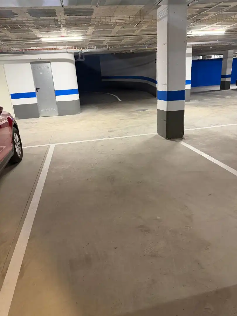 Parkplatz von Wohnung zur Miete in Granada mit Klimaanlage, Heizung und Terrasse