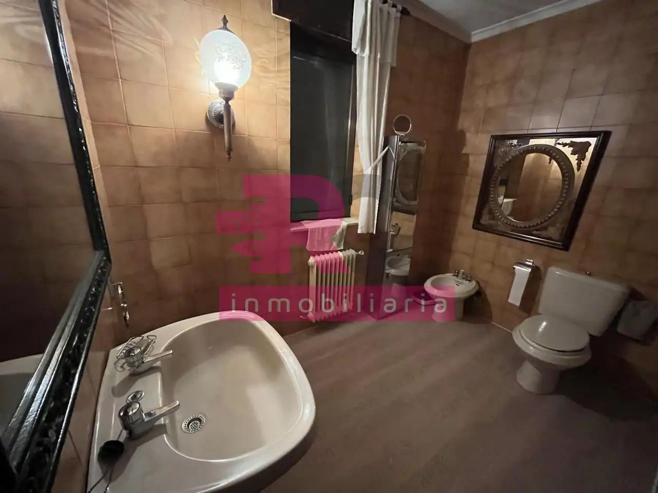 Bany de Casa o xalet en venda en Cabrerizos amb Calefacció, Jardí privat i Parquet