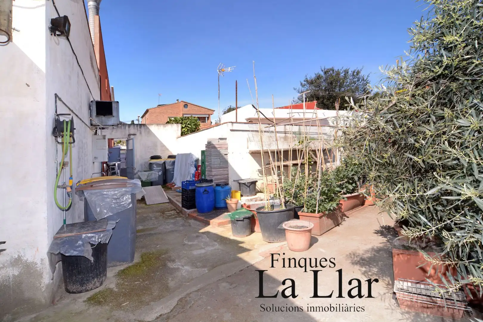 Commercial properties for sale in d'Ernest Lluch, Torrent Ballester
