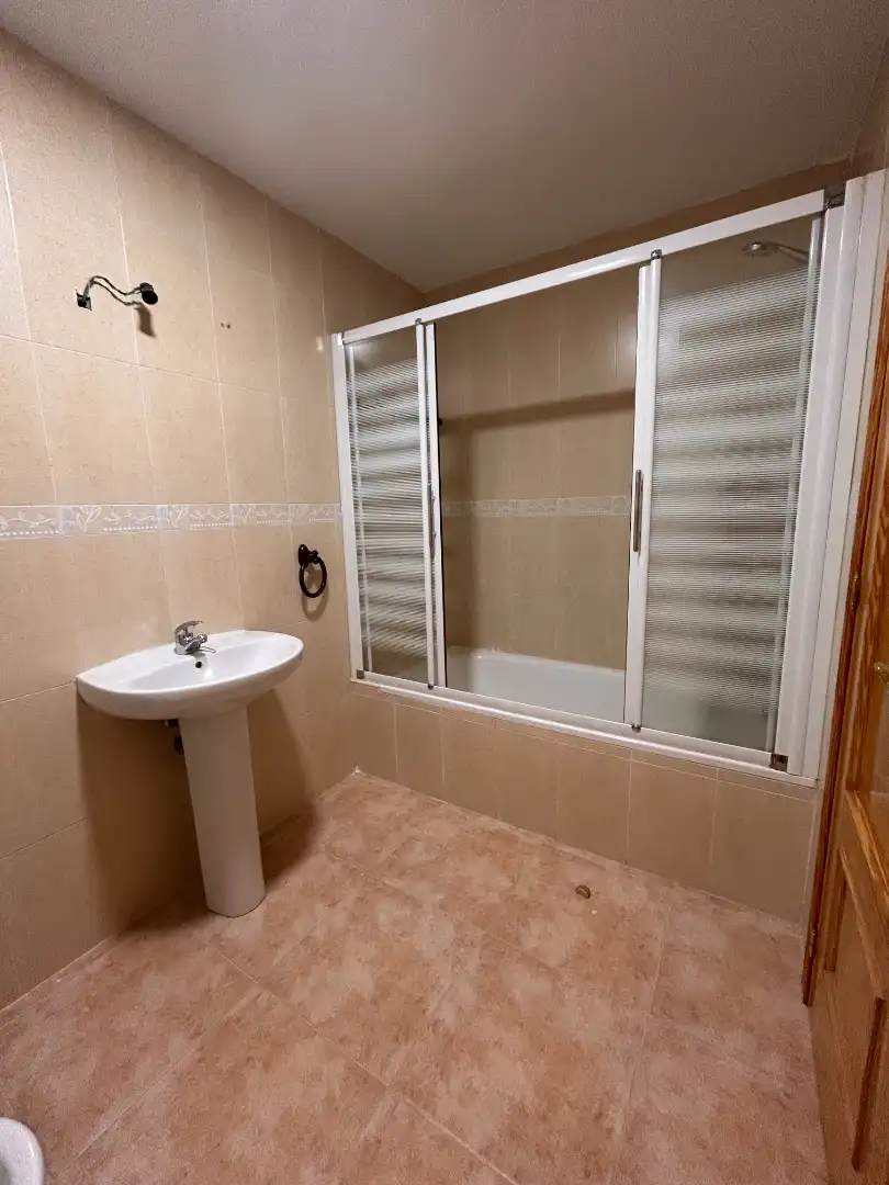 Baño de Dúplex en venta en Pezuela de las Torres con Calefacción y Horno