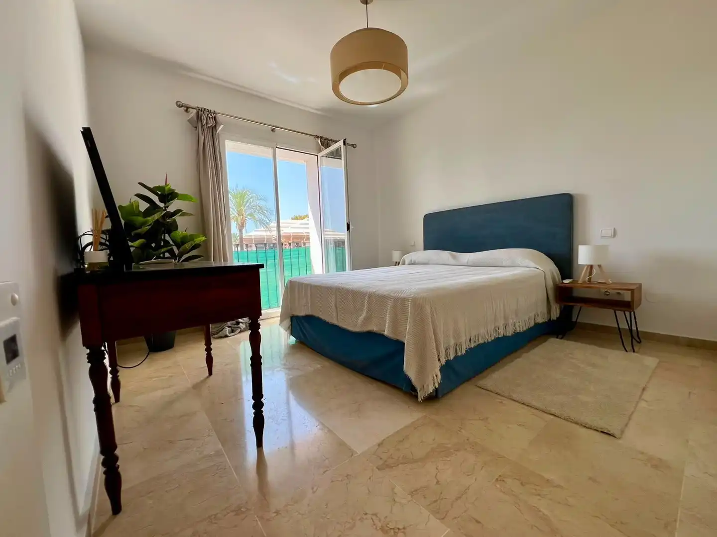 Dormitori de Apartament de lloguer en Marbella amb Aire condicionat, Calefacció i Terrassa