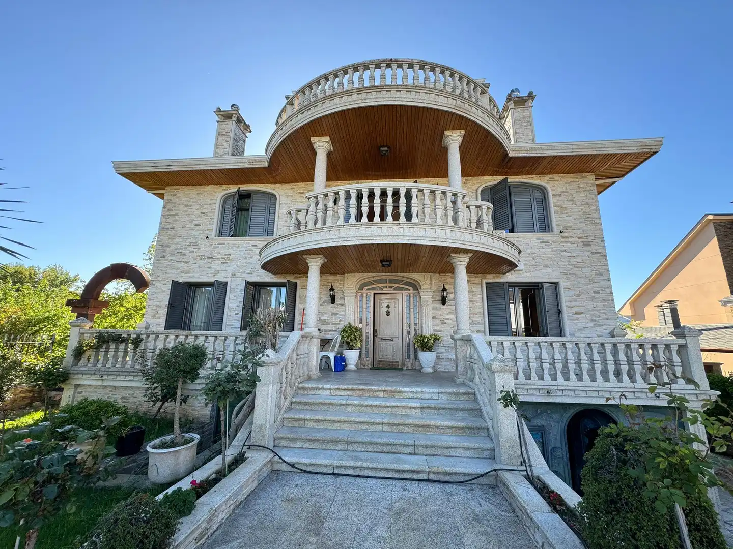 Exterior view of Houses for sale in Cacabelos  with Heating, Private garden and Parquet flooring