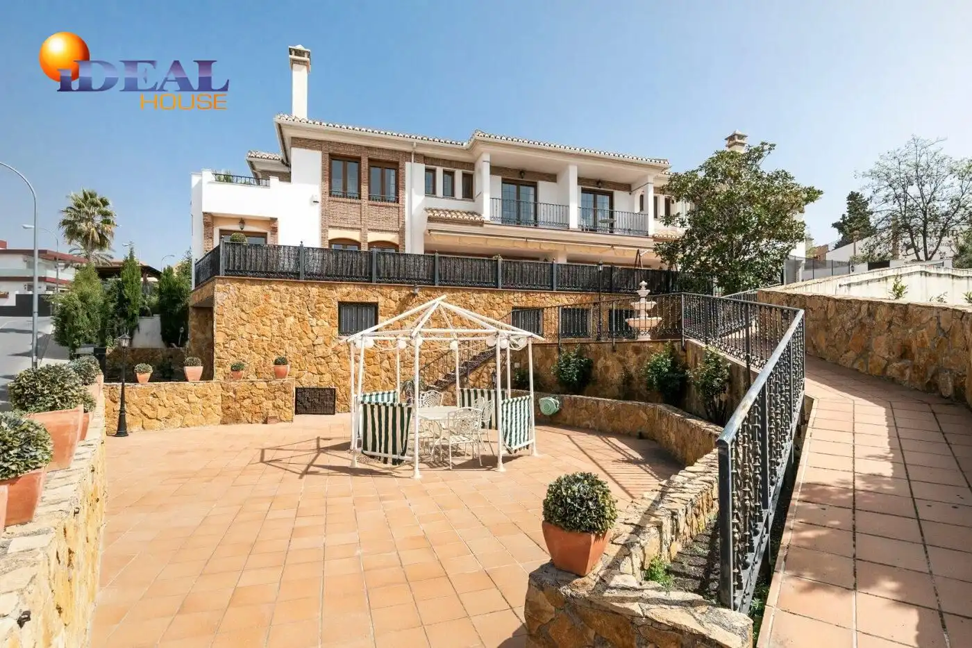 House with pool for sale in Huétor Vega, imagen 2