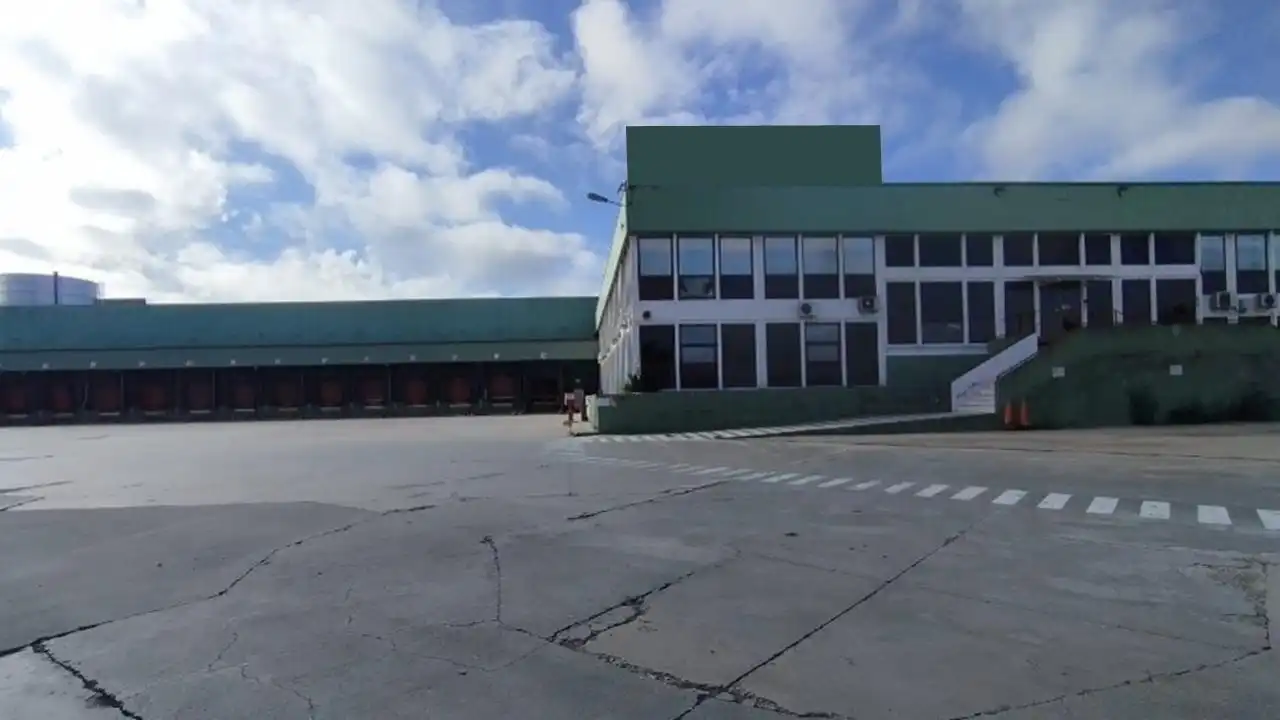 Außenansicht von Fabrikhallen zur Miete in Valdemoro mit Heizung