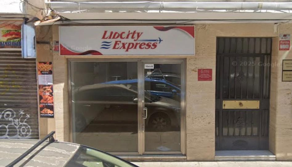 Photo 1 of Premises to rent in Calle Niebla, Los Remedios, Sevilla