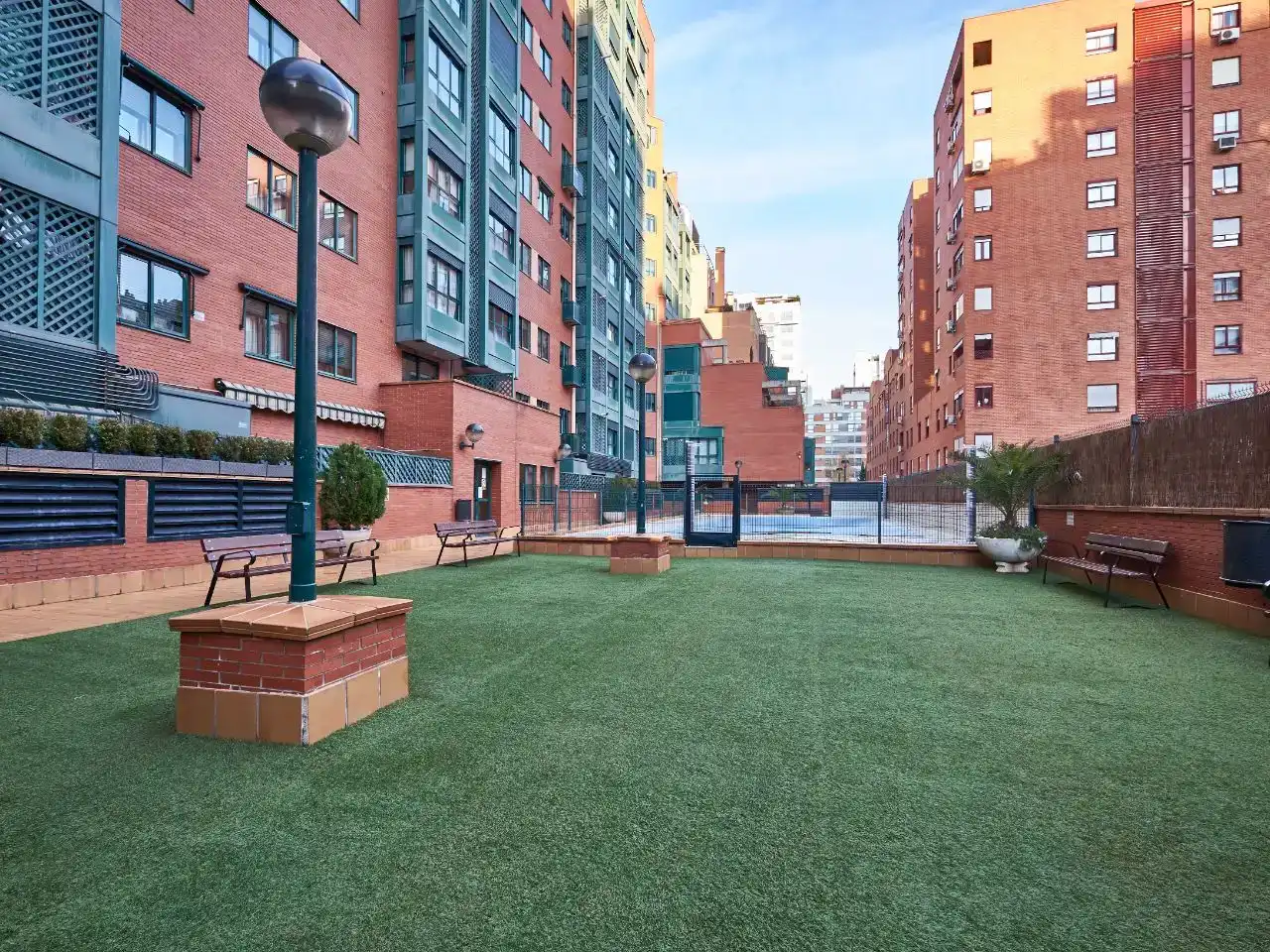 Terrassa de Estudi en venda en Madrid amb Aire condicionat, Jardí privat i Parquet
