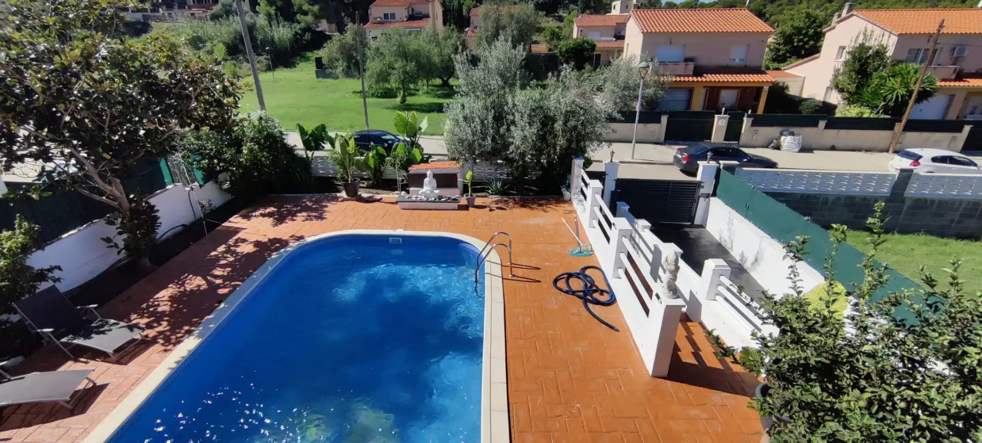 Piscina de Casa o chalet en venta en Cunit con Aire acondicionado, Calefacción y Jardín privado