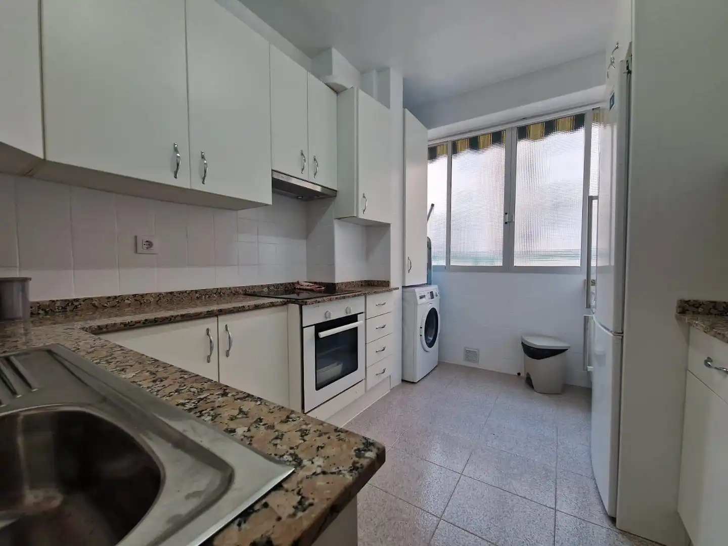 Habitació a Calle PINTOR BALACA, 56, Ensanche