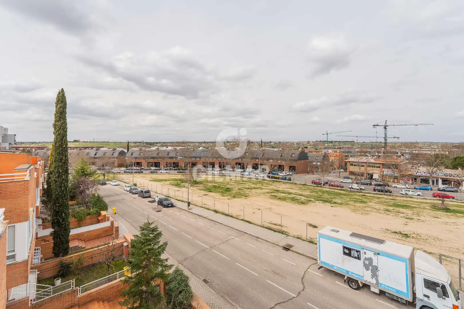 Vista exterior de Casa adosada en venta en Madrid con Calefacción, Jardín privado y Piscina