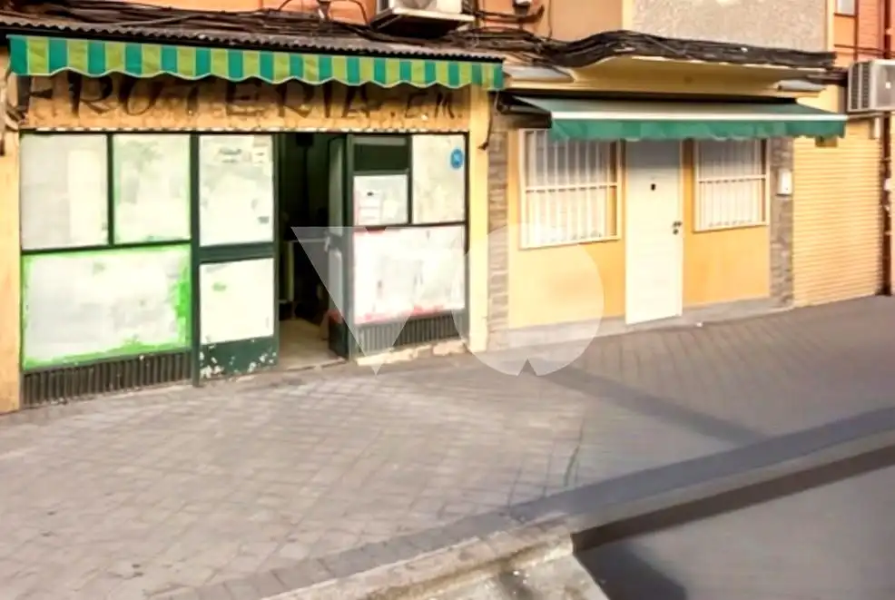 Vista exterior de Local en venda en Ciudad Lineal