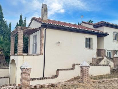 Vista exterior de Casa o xalet en venda en Otura amb Aire condicionat, Jardí privat i Terrassa