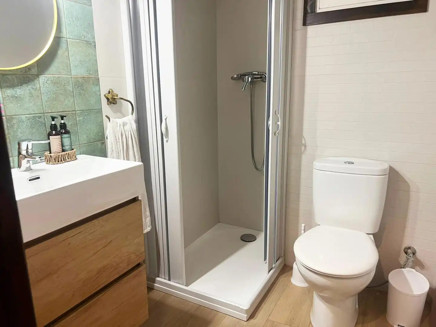Bathroom of Flat for rent in Sevilla