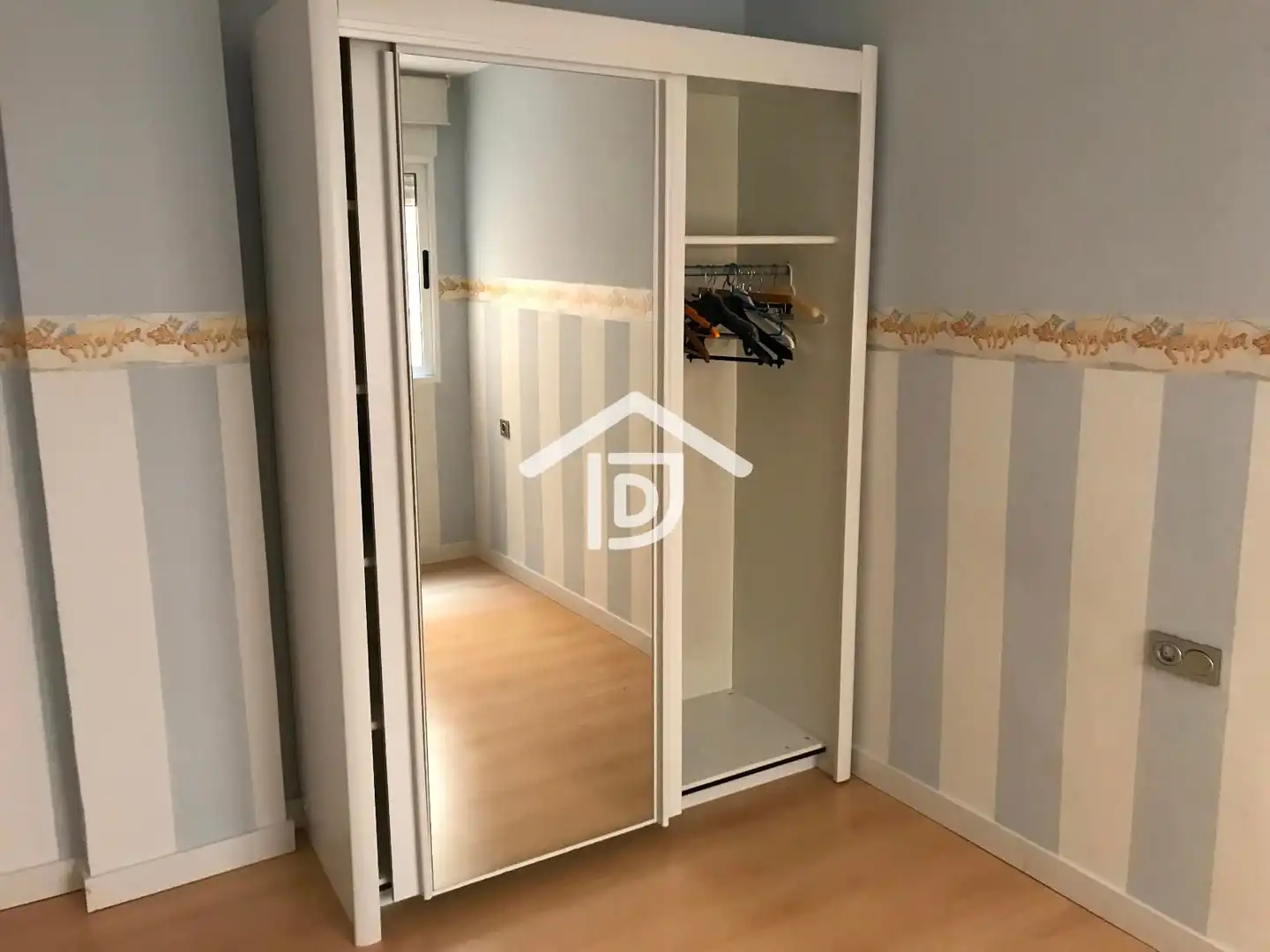 Habitación de Piso de alquiler en Paterna con Aire acondicionado, Calefacción y Parquet