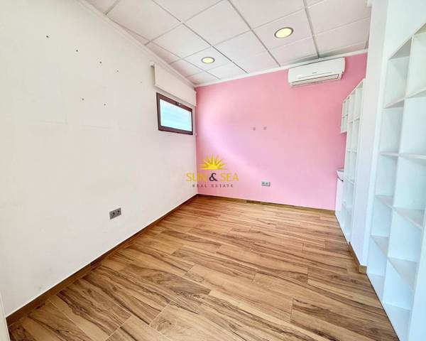 Local comercial en Alquiler en Cox