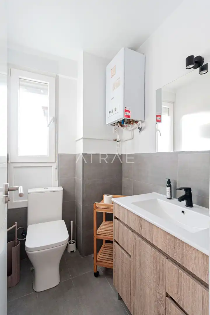 Bathroom of Duplexes for rent in Chamartín
