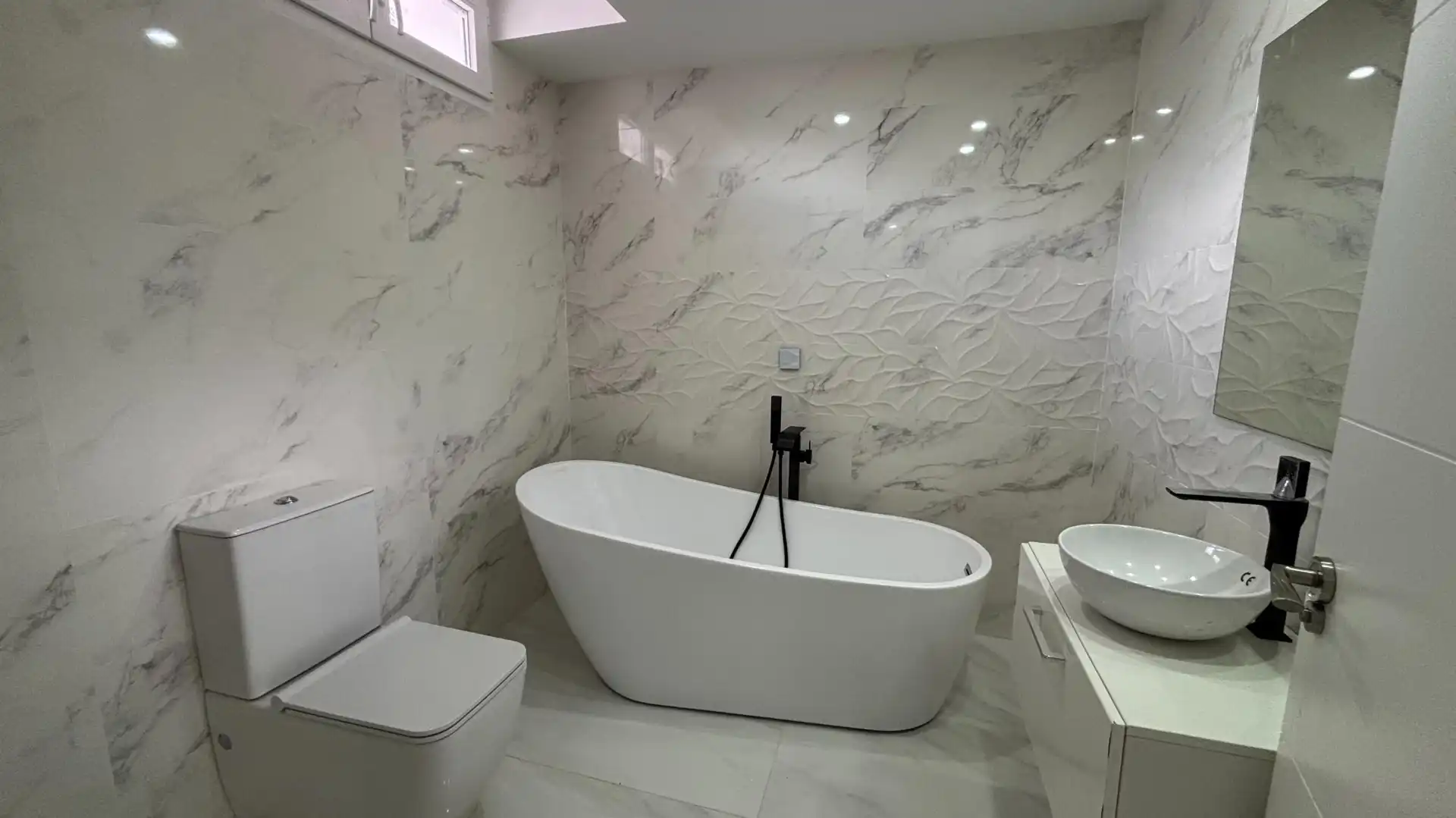Bathroom of Houses for sale in La Nucia  with Air Conditioner, Heating and Private garden