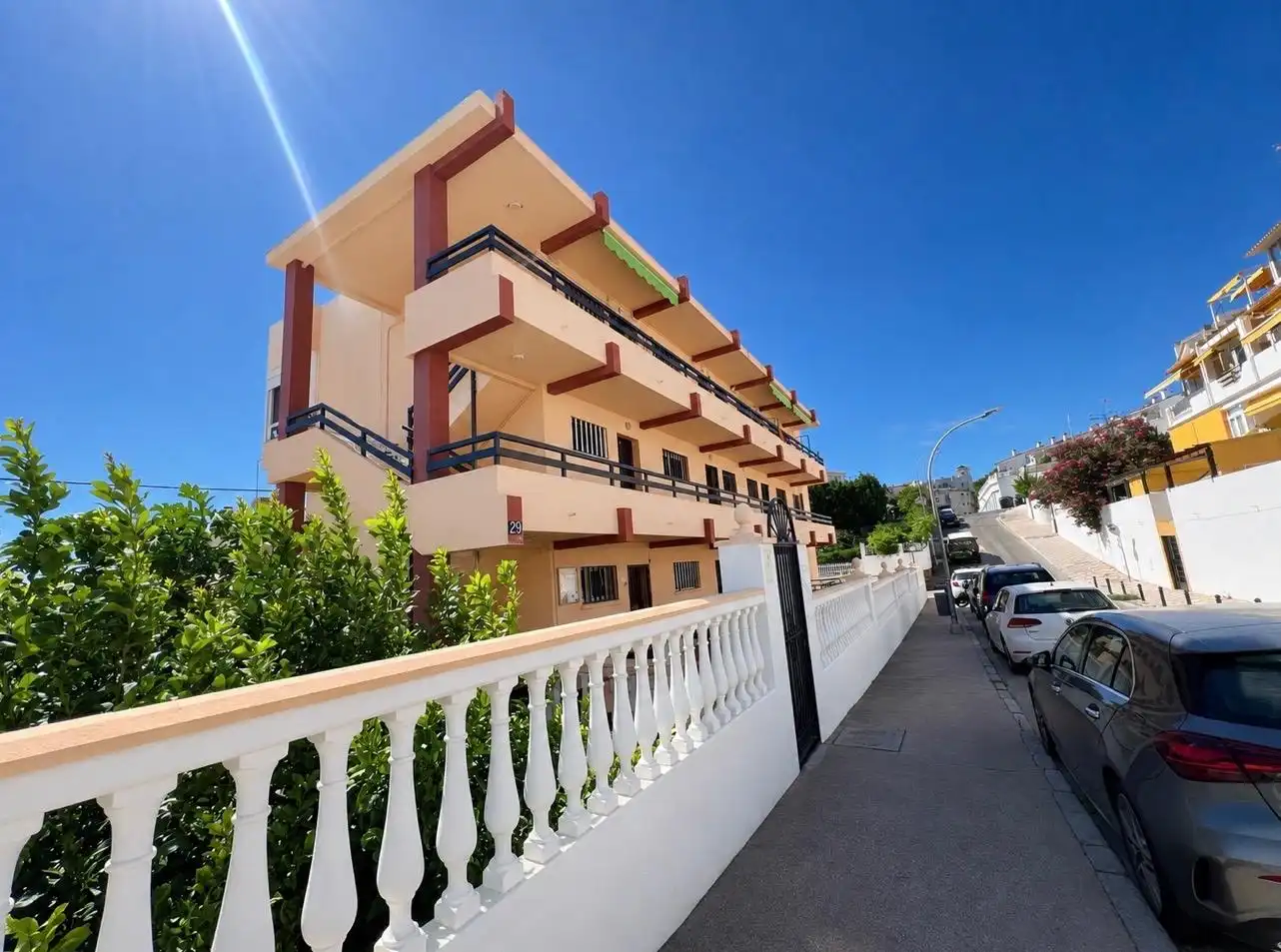 Vista exterior de Planta baixa en venda en Torremolinos amb Aire condicionat, Calefacció i Jardí privat