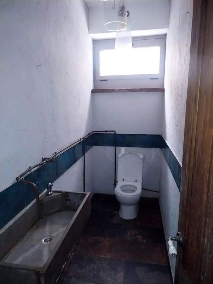 Bany de Local de lloguer en Gijón 