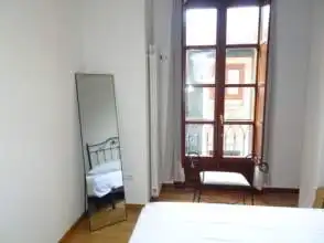 Bedroom of Flat for rent in Gijón   with Heating, Parquet flooring and Furnished