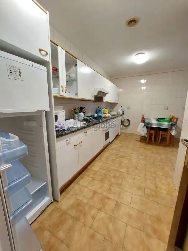 Kitchen of Flat for rent in Oviedo   with Heating