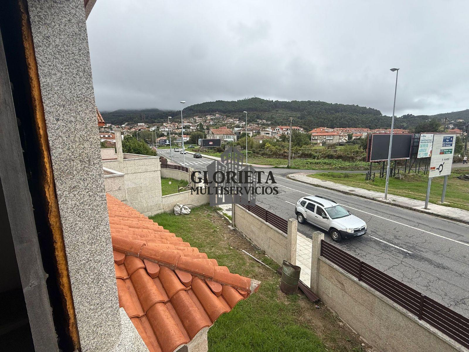Vista exterior de Casa o xalet en venda en Vigo  amb Terrassa i Balcó