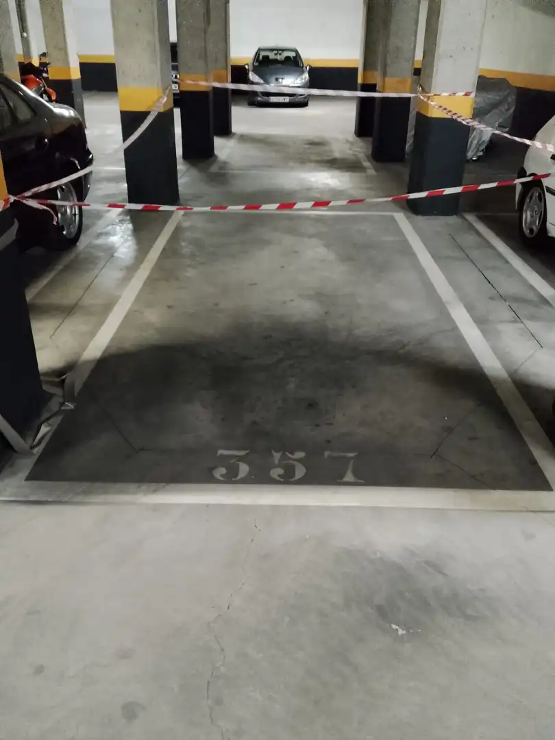 Garatge de lloguer a Avenida de las Estrellas, 30, Parla Este