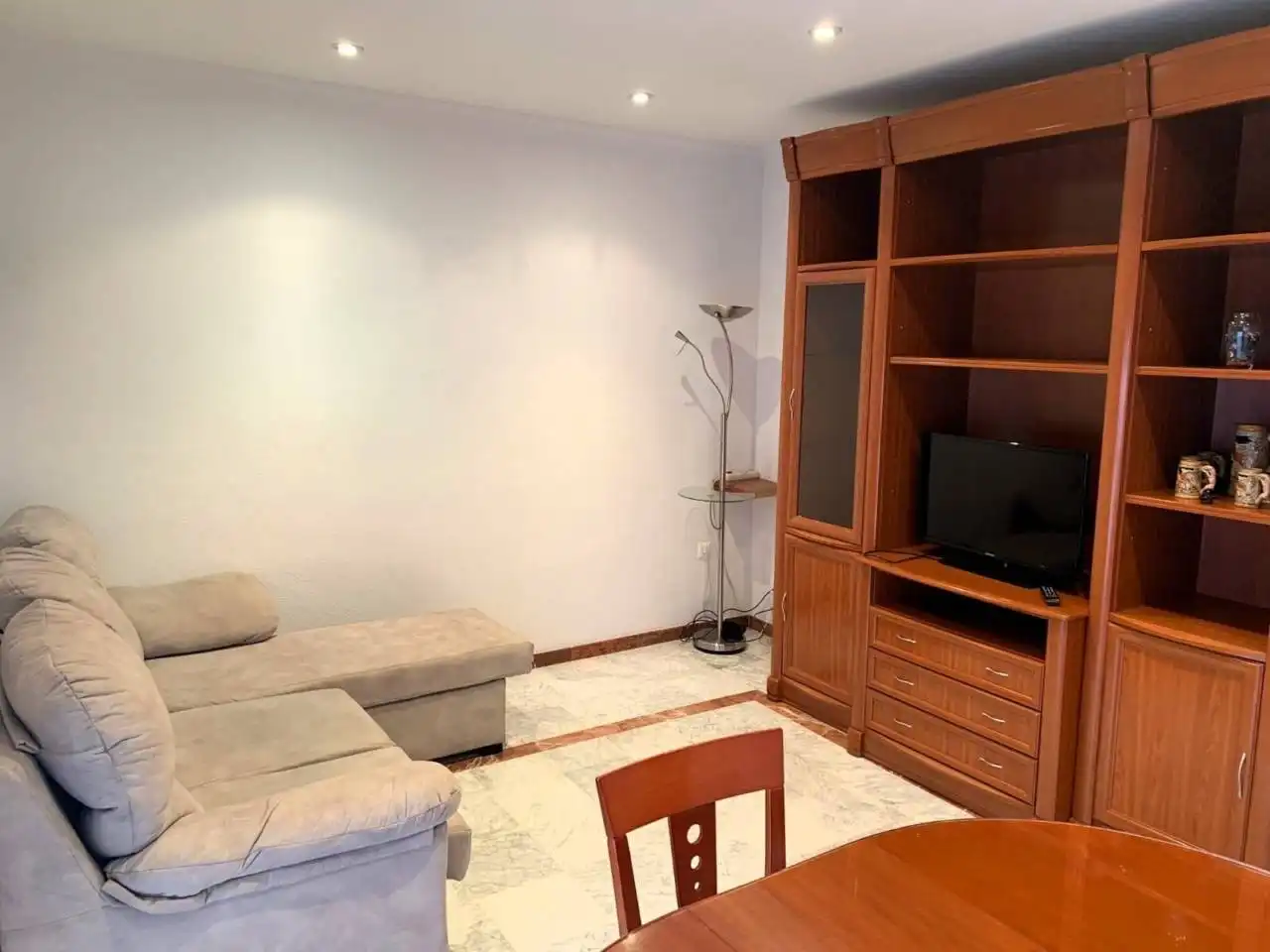Sala d'estar de Pis en venda en Lucena amb Aire condicionat, Traster i Moblat