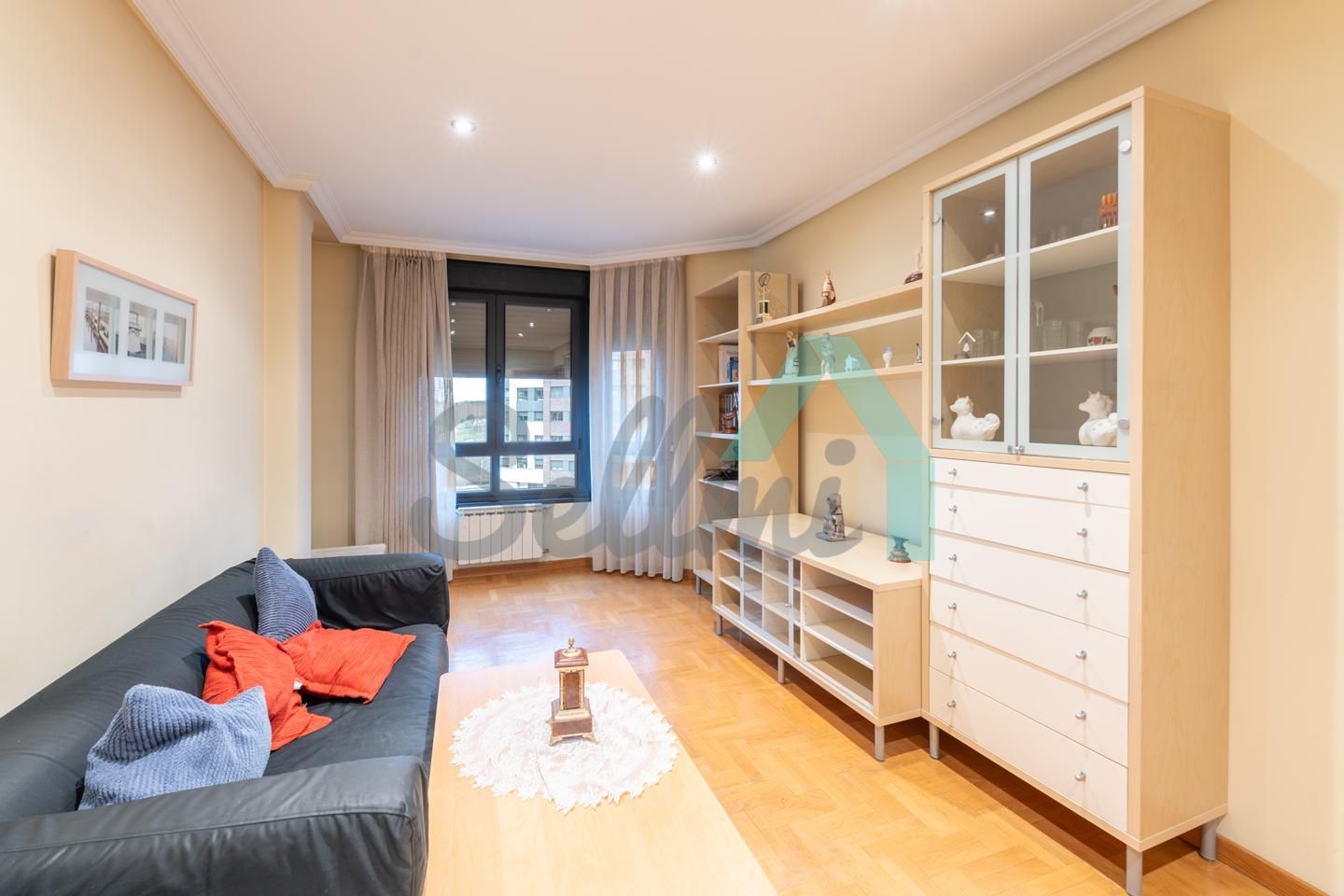 Bedroom of Flat for sale in Oviedo   with Heating, Parquet flooring and Storage room