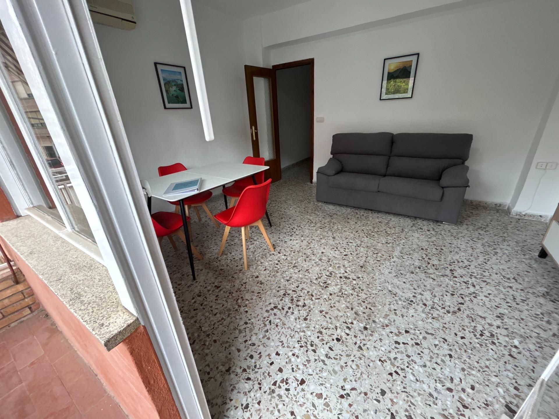 Sala d'estar de Pis de lloguer en Alcantarilla amb Balcó