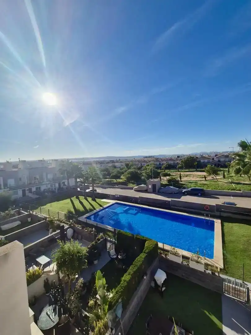 Piscina de Casa o xalet en venda en Torrevieja amb Aire condicionat, Piscina i Balcó