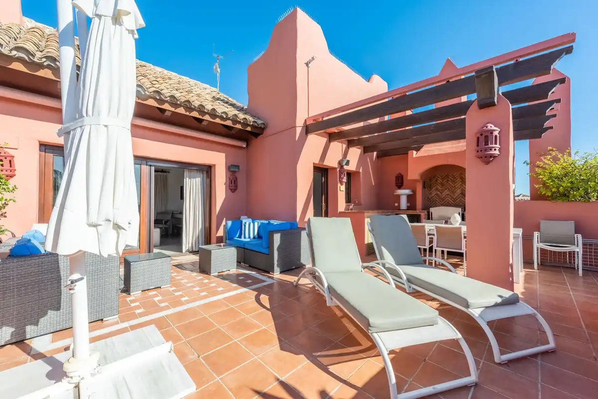 Penthouse with pool for sale in Selwo, imagen 24