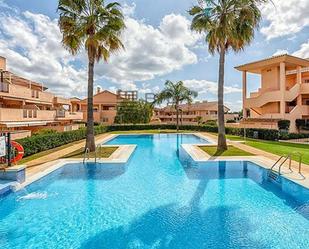 Piscina de Àtic en venda en Marbella amb Aire condicionat, Terrassa i Traster