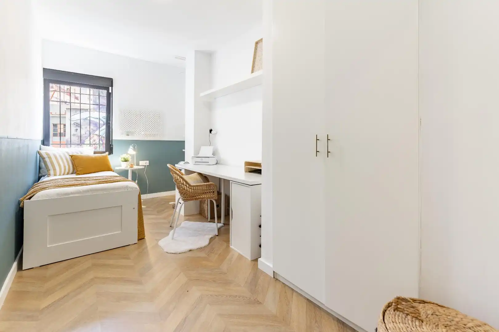 Bedroom of Flat for rent in Valencia  with Air Conditioner, Heating and Storage room