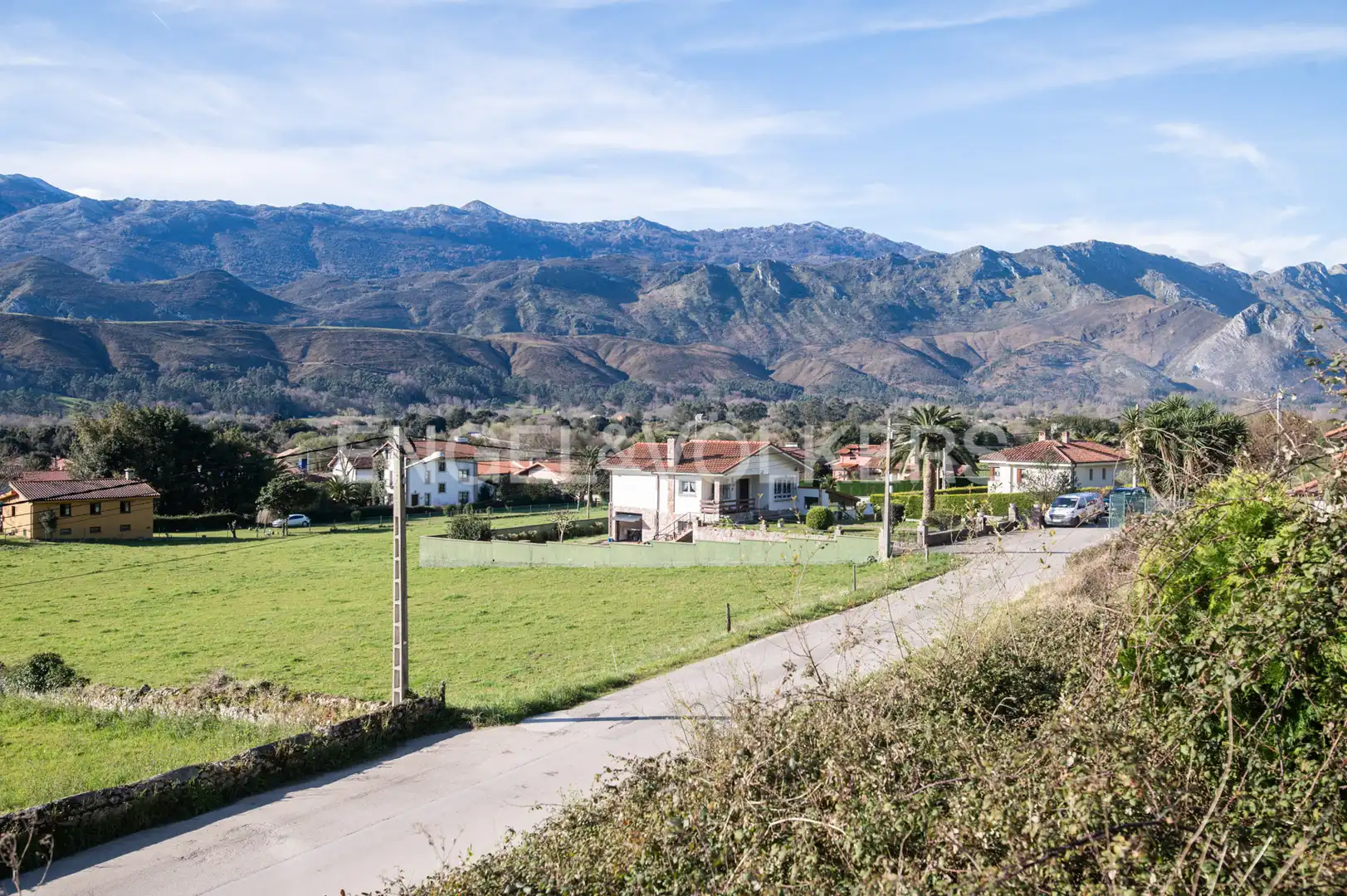 Residencial en venda a Cué - San Roque - Andrín