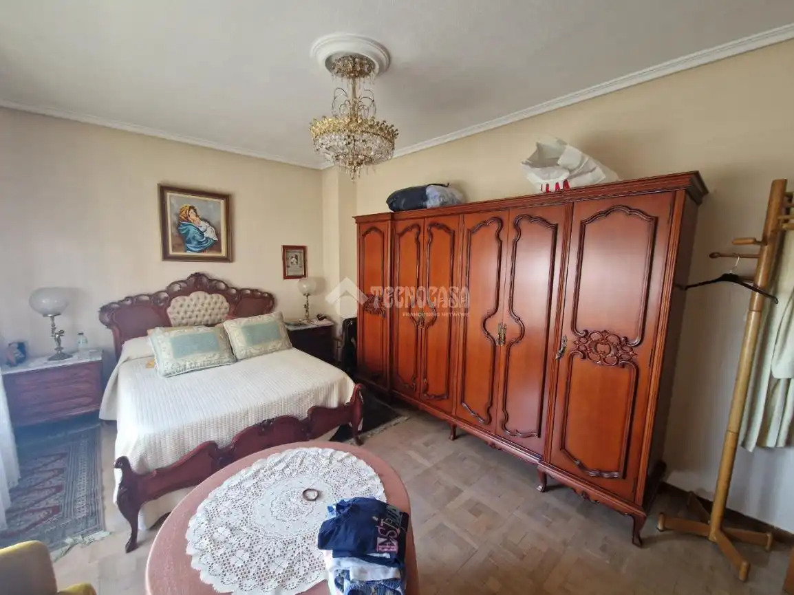 Habitación de Piso en venta en Palencia con Calefacción, Parquet y Terraza
