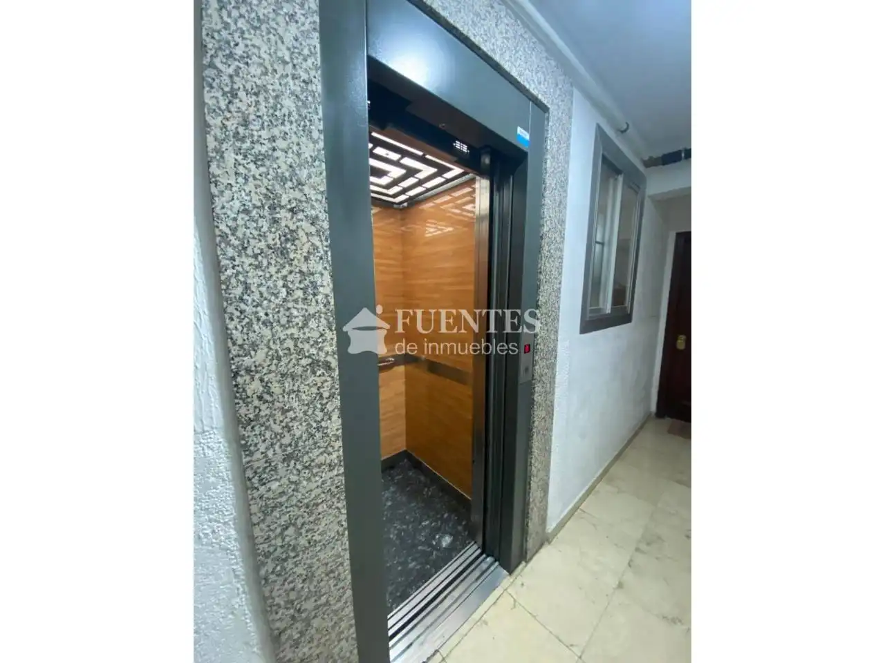Außenansicht von Wohnung zum Verkauf in Alicante / Alacant mit Parkett und Terrasse