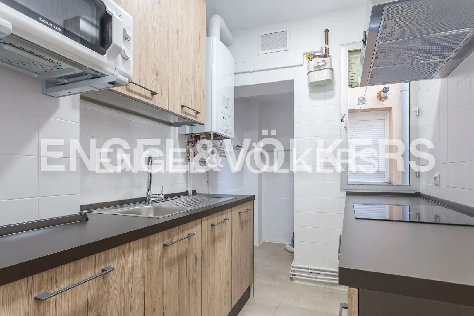 Kitchen of Attic for rent in Madrid  with Air Conditioner, Heating and Parquet flooring