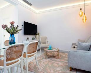 Sala d'estar de Pis de lloguer en  Sevilla Capital amb Aire condicionat, Calefacció i Rentadora