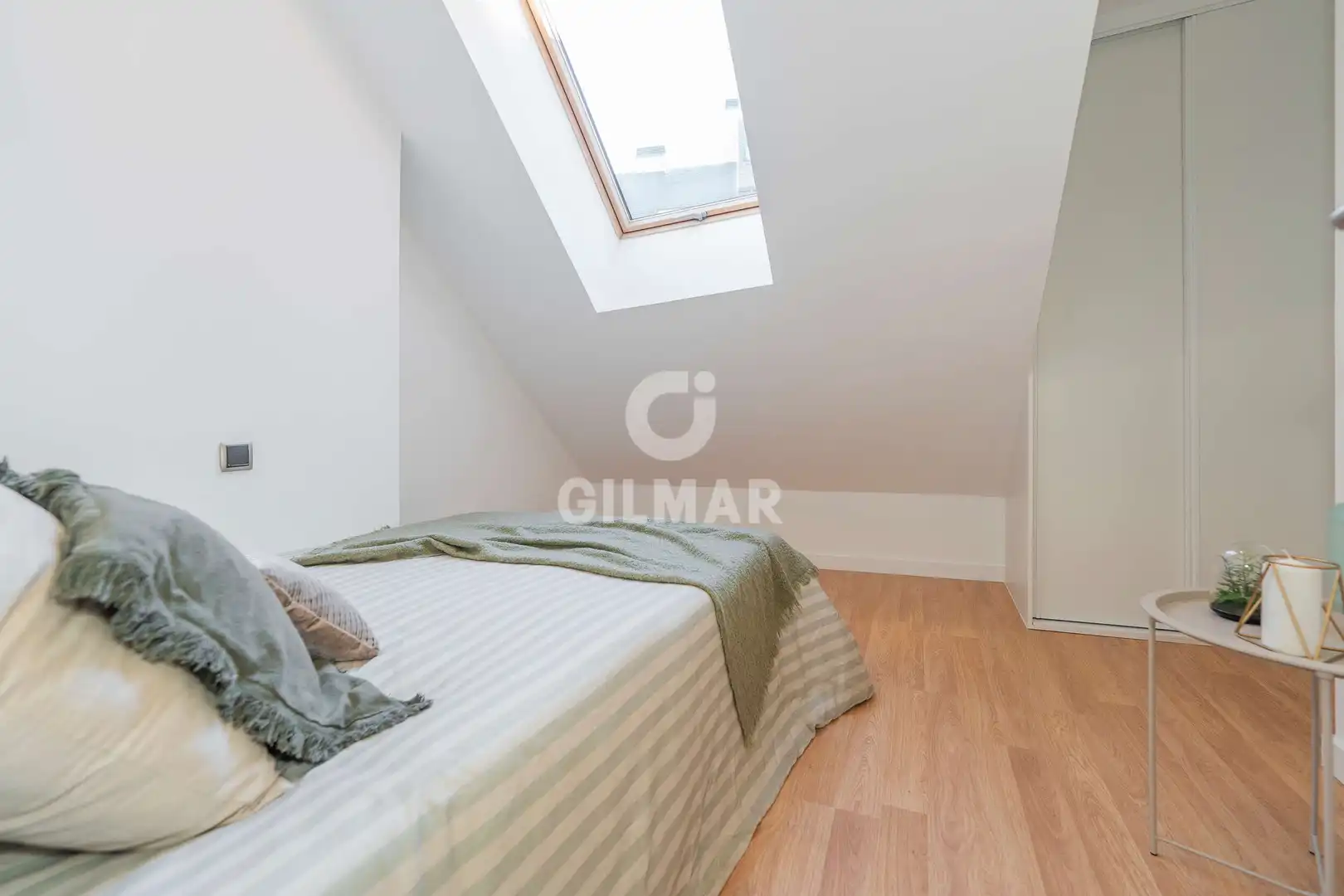 Bedroom of Attic for sale in Madrid  with Heating, Private garden and Storage room
