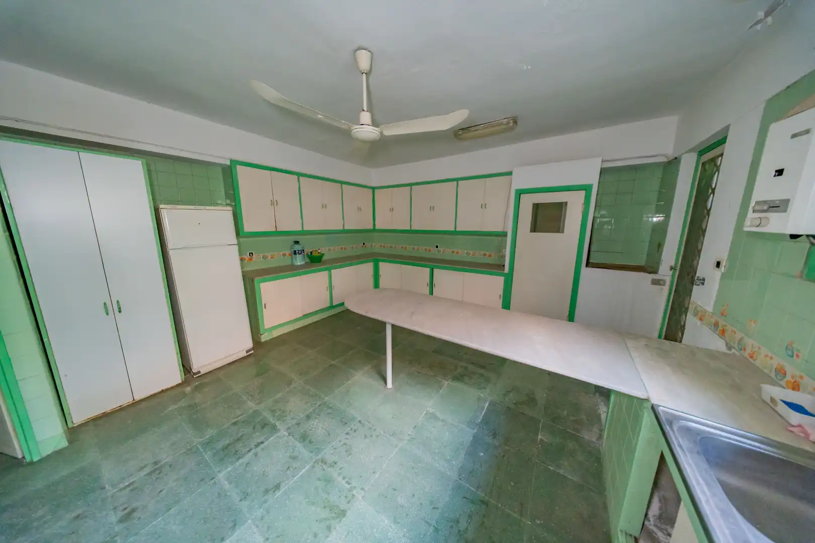 Cuina de Casa o xalet en venda en Santa Cruz de Tenerife amb Jardí privat, Terrassa i Piscina