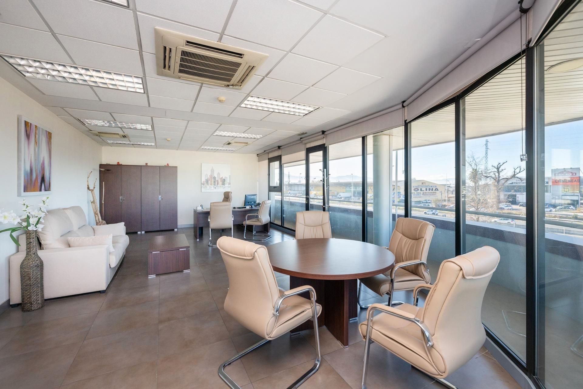 Building for sale in Peligros