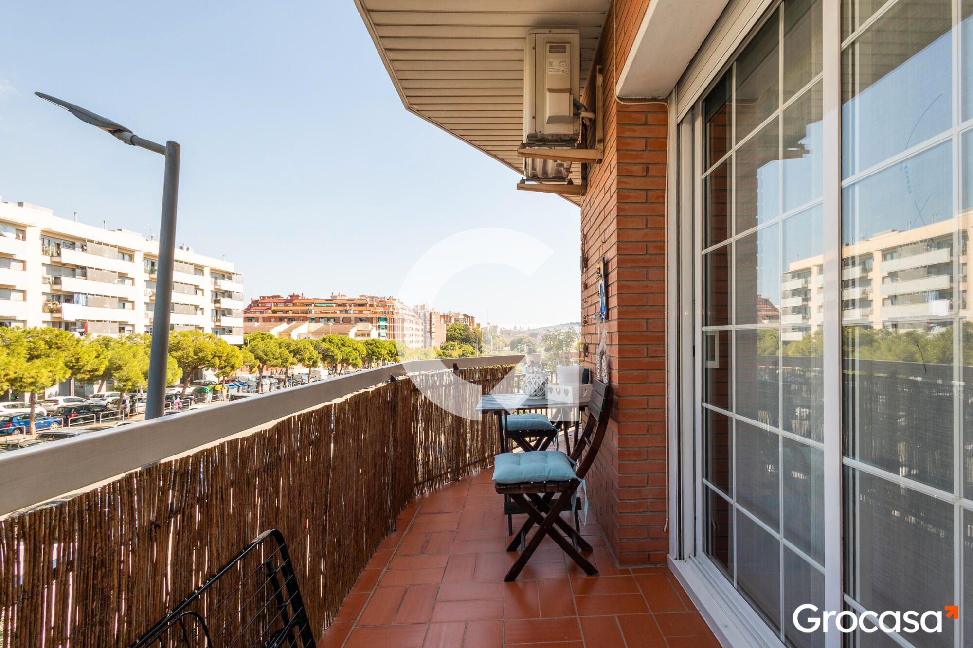 Terrassa de Pis en venda en L'Hospitalet de Llobregat amb Aire condicionat, Calefacció i Moblat