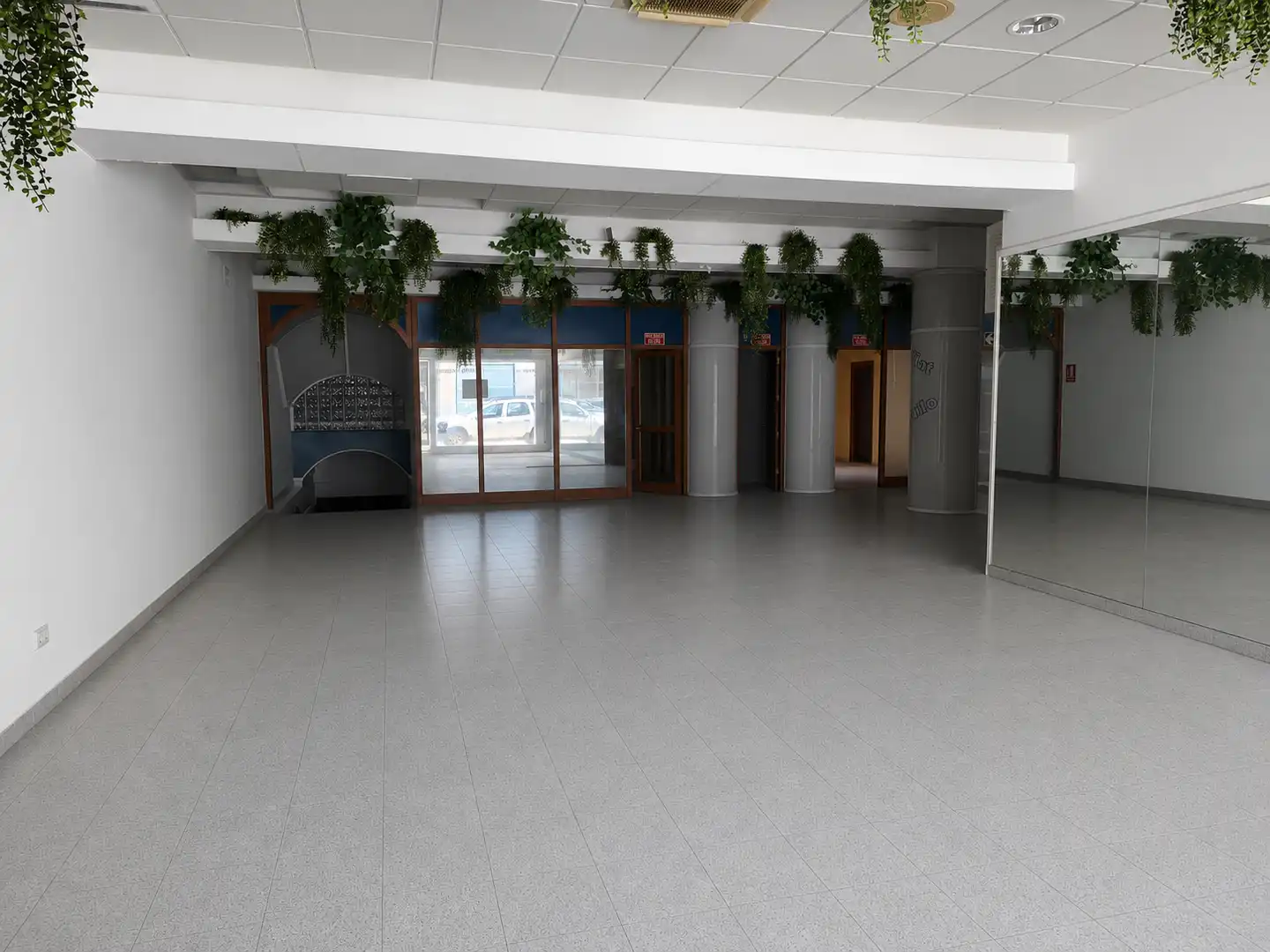 Business premises for sale in Maó ciutat, imagen 2