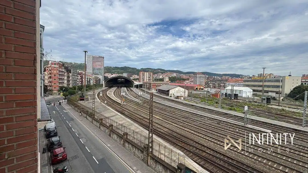 Flat for rent in García Salazar Kalea, Zabalburu