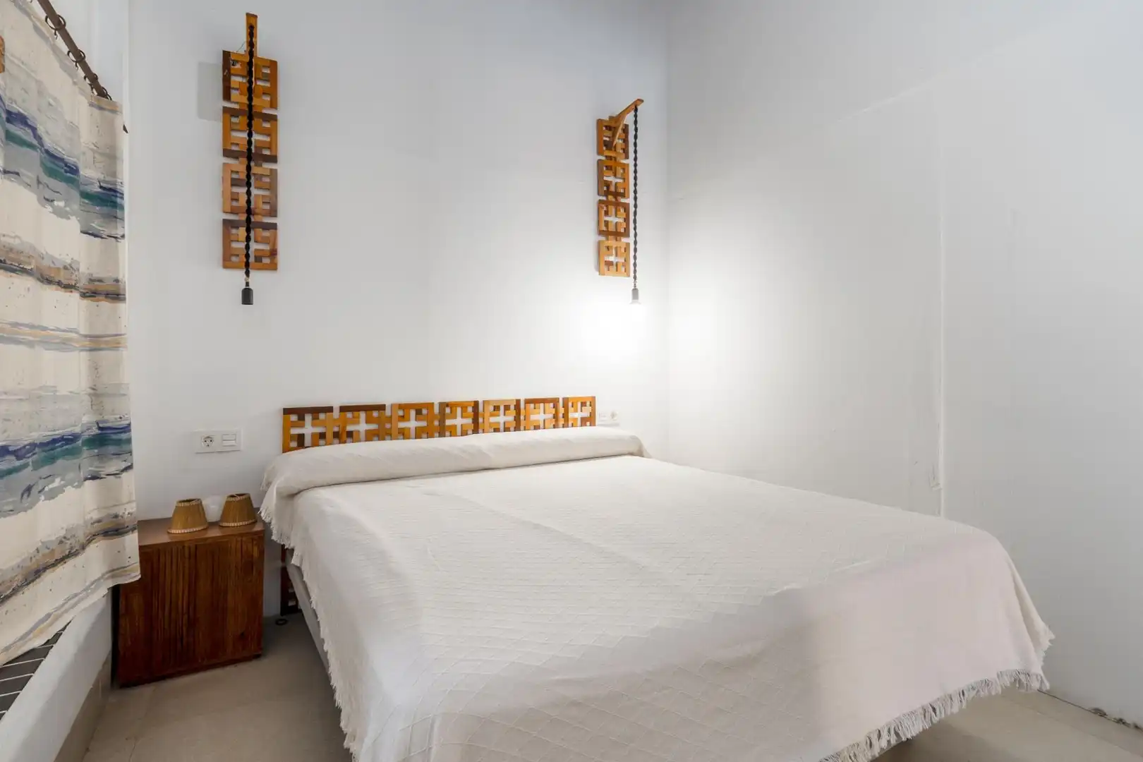 Bedroom of Houses for sale in Granada  with Air Conditioner, Terrace and Furnished