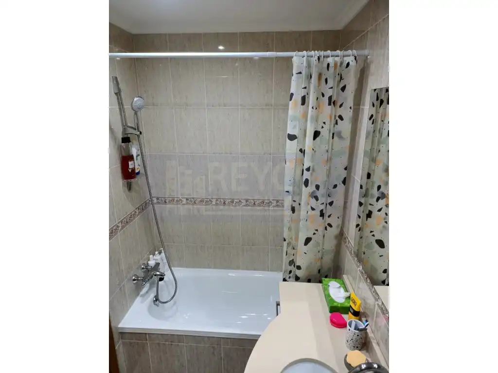 Badezimmer von Wohnungen zum Verkauf in  Logroño