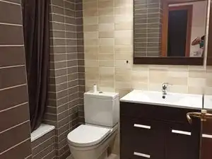 Bany de Pis en venda en Vic amb Calefacció, Parquet i Balcó