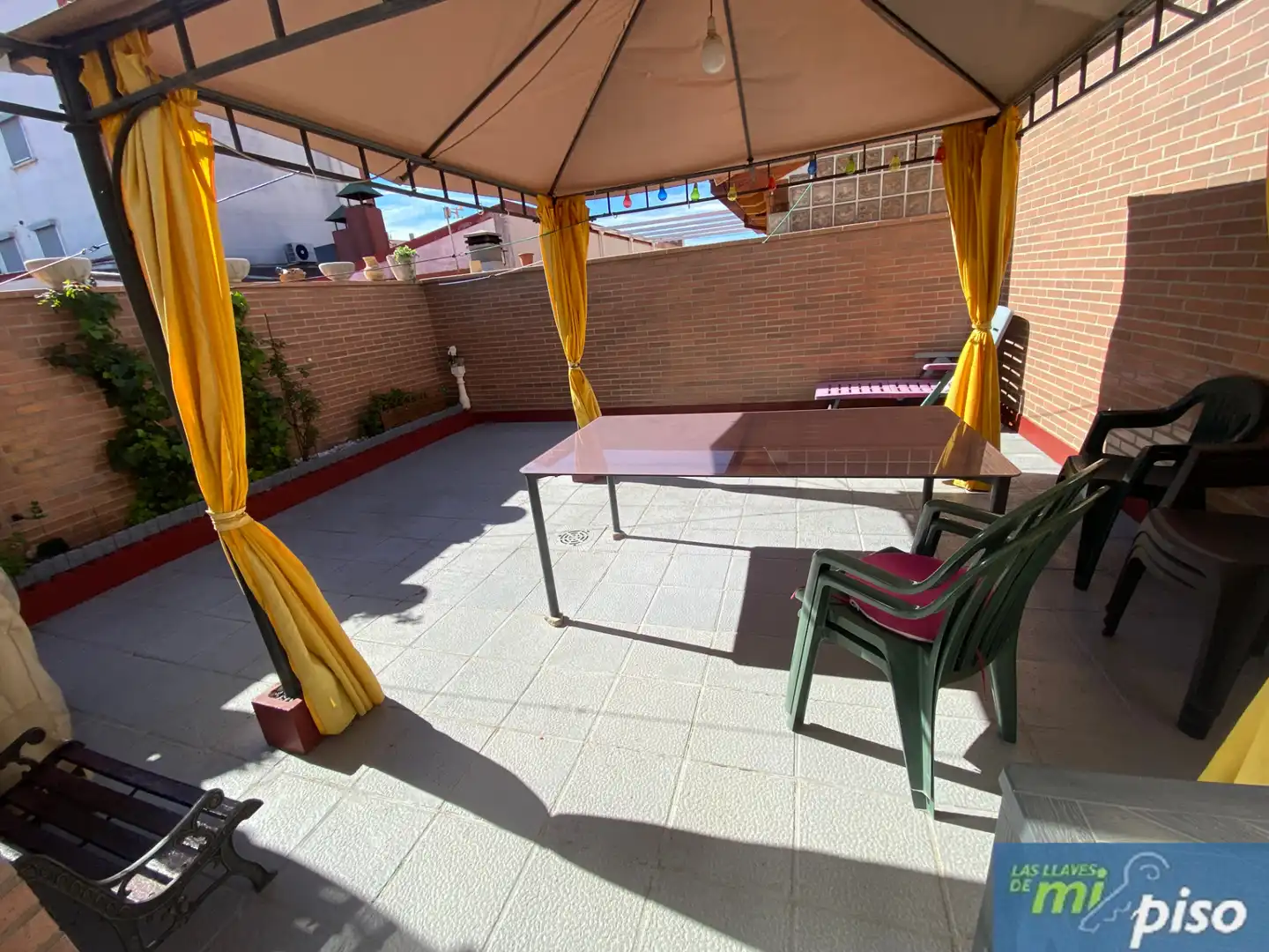 Terraza de Casa adosada en venta en Cistérniga con Calefacción, Jardín privado y Parquet
